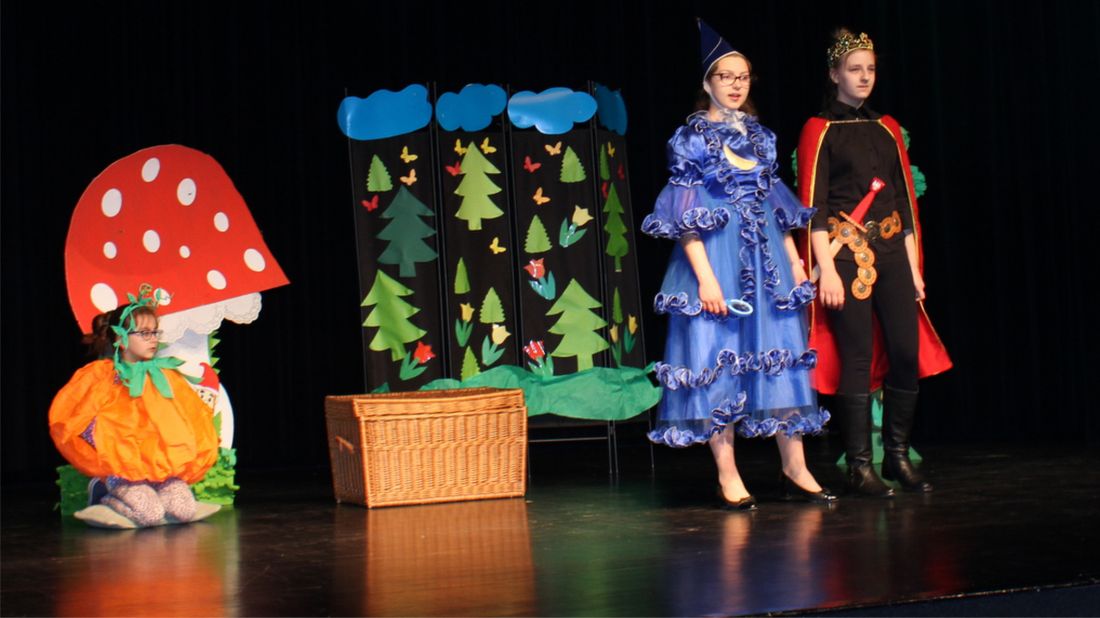 PO PRZEGLĄDZIE TEATRALNYM