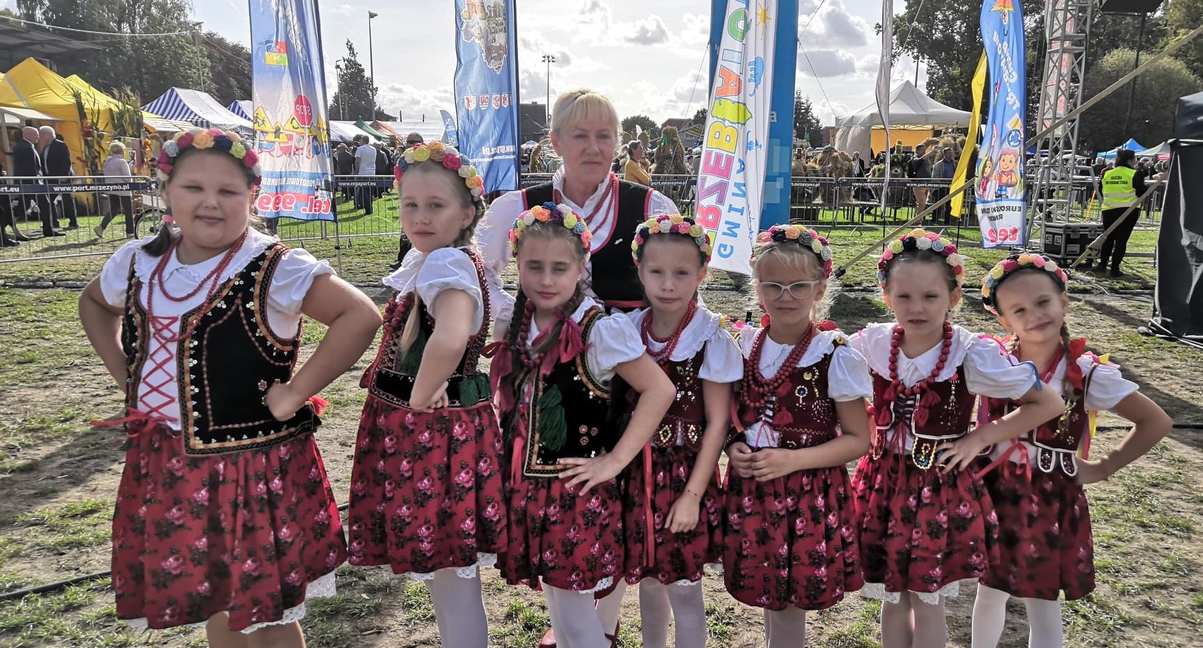 NASZE ZESPOŁY NA WOJEWÓDZKICH DOŻYNKACH
