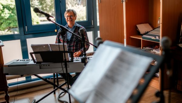 E.ART | KOLEJNY ROK CZAS ROZPOCZĄĆ